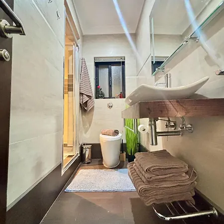 Spacious 1-bedroom Retreat Cafes, Wine Bars & Old Town At Your Doorstep * Naxxar