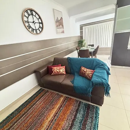 Spacious 1-bedroom Retreat Cafes, Wine Bars & Old Town At Your Doorstep Naxxar