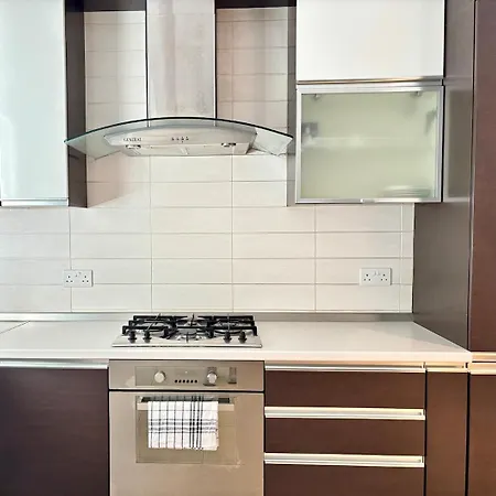 Spacious 1-bedroom Retreat Cafes, Wine Bars & Old Town At Your Doorstep Naxxar