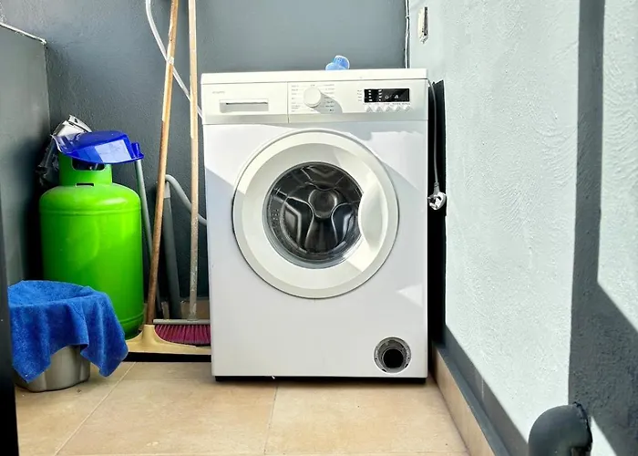 Spacious 1-bedroom Retreat Cafes, Wine Bars & Old Town At Your Doorstep Appartement