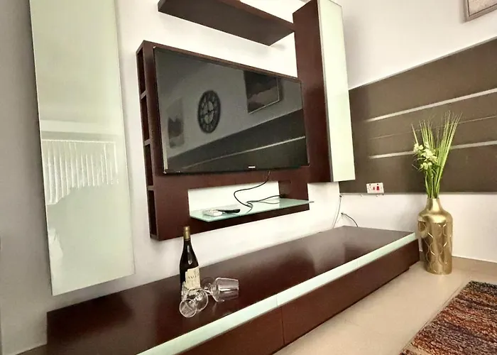 Spacious 1-bedroom Retreat Cafes, Wine Bars & Old Town At Your Doorstep Naxxar