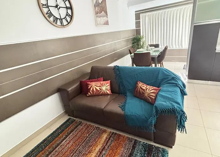 Spacious 1-bedroom Retreat Cafes, Wine Bars & Old Town At Your Doorstep Naxxar
