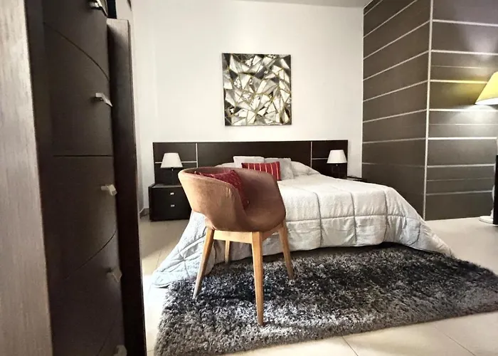 Spacious 1-bedroom Retreat Cafes, Wine Bars & Old Town At Your Doorstep * Naxxar