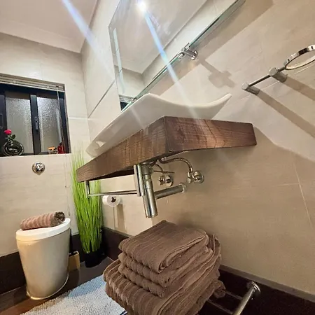 Spacious 1-bedroom Retreat Cafes, Wine Bars & Old Town At Your Doorstep Naxxar