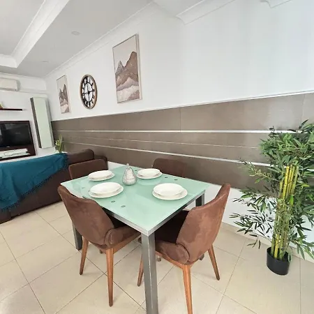 Spacious 1-bedroom Retreat Cafes, Wine Bars & Old Town At Your Doorstep Apartament