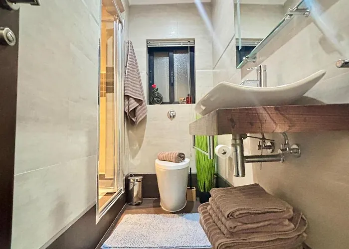 Spacious 1-bedroom Retreat Cafes, Wine Bars & Old Town At Your Doorstep * Naxxar