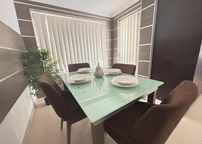 Spacious 1-bedroom Retreat Cafes, Wine Bars & Old Town At Your Doorstep * Naxxar