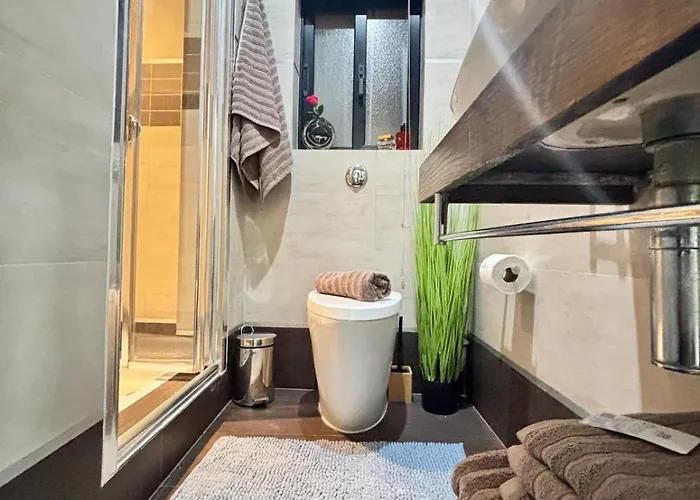 Spacious 1-bedroom Retreat Cafes, Wine Bars & Old Town At Your Doorstep * Naxxar