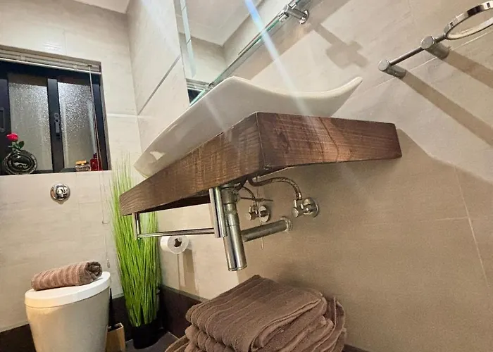 Spacious 1-bedroom Retreat Cafes, Wine Bars & Old Town At Your Doorstep Naxxar